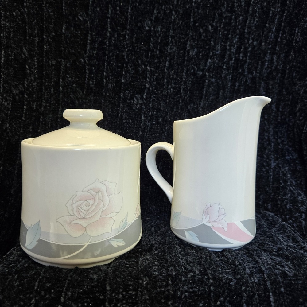 Vtg China Pearl Stoneware 1980's Lidded Sugar And Creamer Set Rose Pastel Gray
